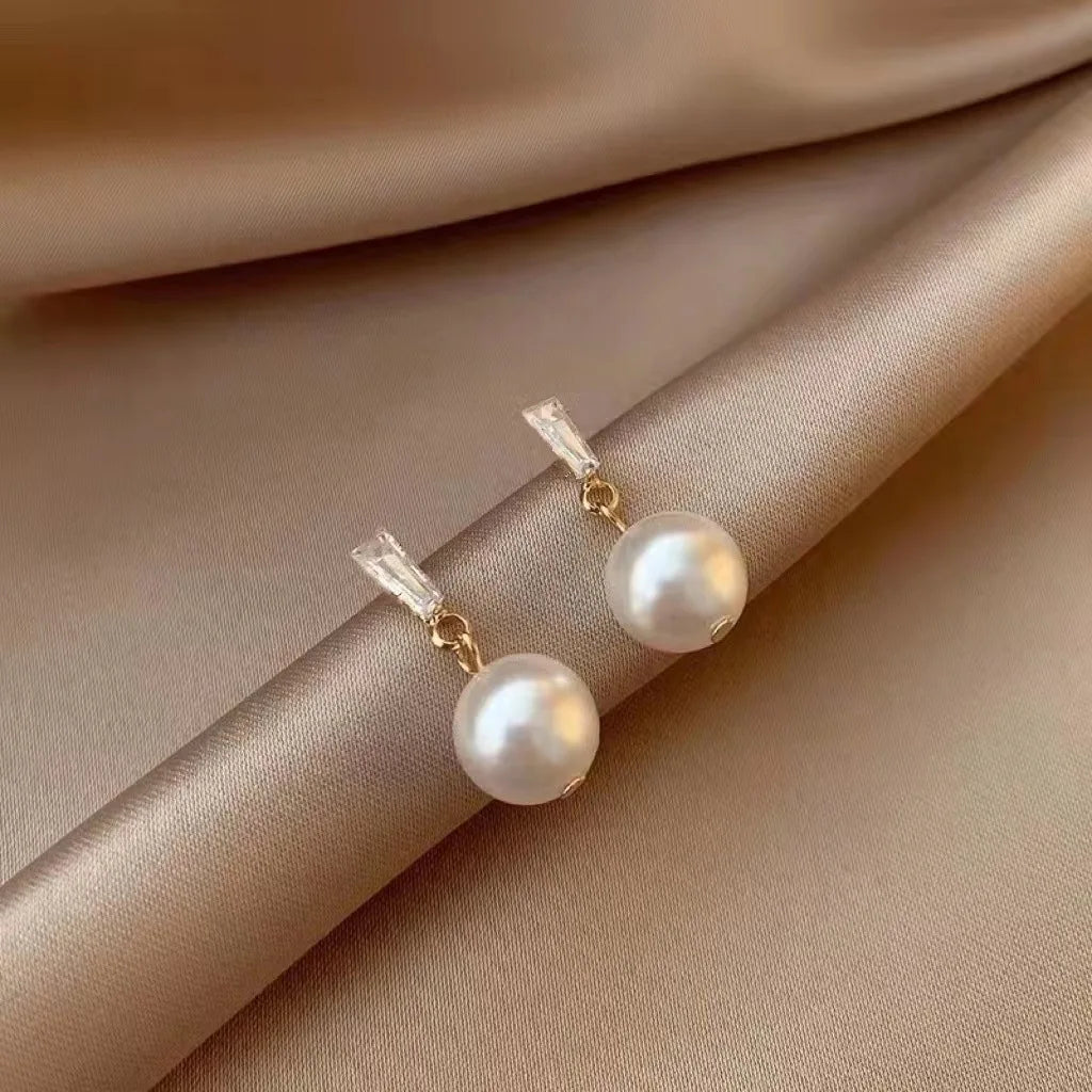 Flyshadow Classic Imitation Pearl Drop Earrings for Women Party Elegant Simple Jewelry Golden Color Geometry Rhinestones Dangle Earrings