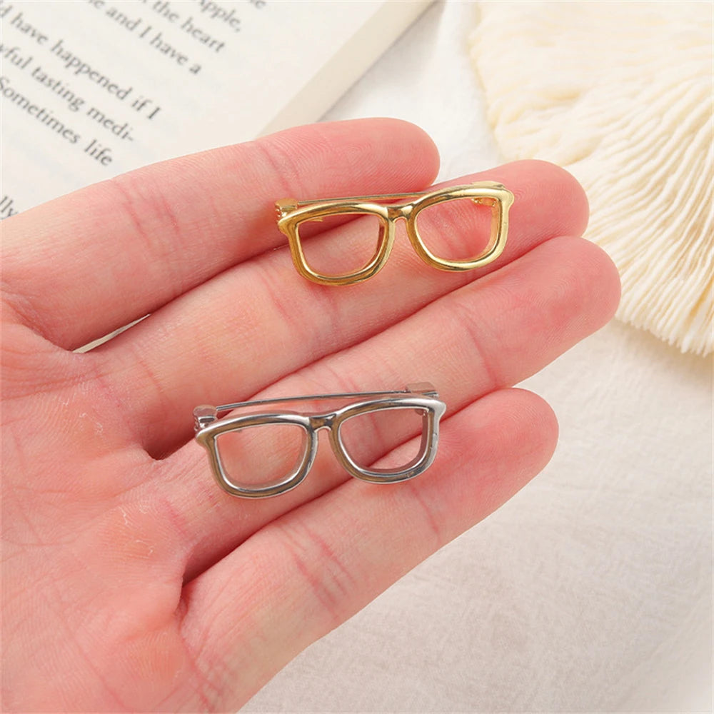 Flyshadow Cute Glasses Brooches Korean Fashion Men's Suit Shirt Collar Pins Female Sweater Corsage Badge Luxulry Jewelry Accessories