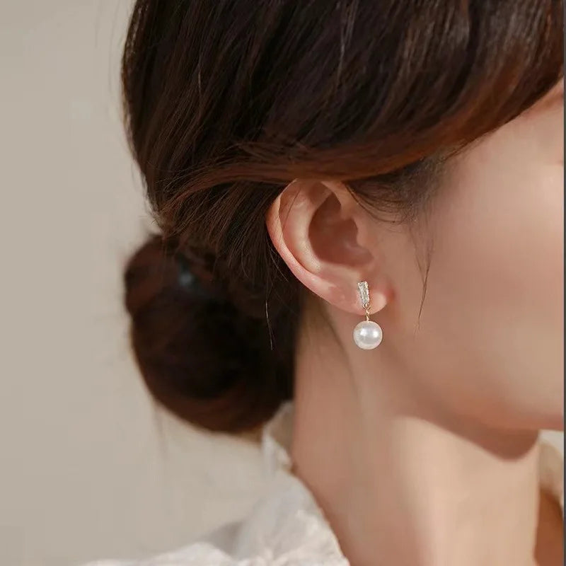 Flyshadow Classic Imitation Pearl Drop Earrings for Women Party Elegant Simple Jewelry Golden Color Geometry Rhinestones Dangle Earrings