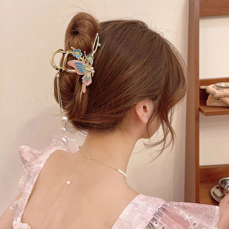 Flyshadow New  Elegant Butterfly Tassel Catch Clip Female Antique Hairpin Fashion Metal Ponytail Claw Clip Suitable for Girls  Headwear