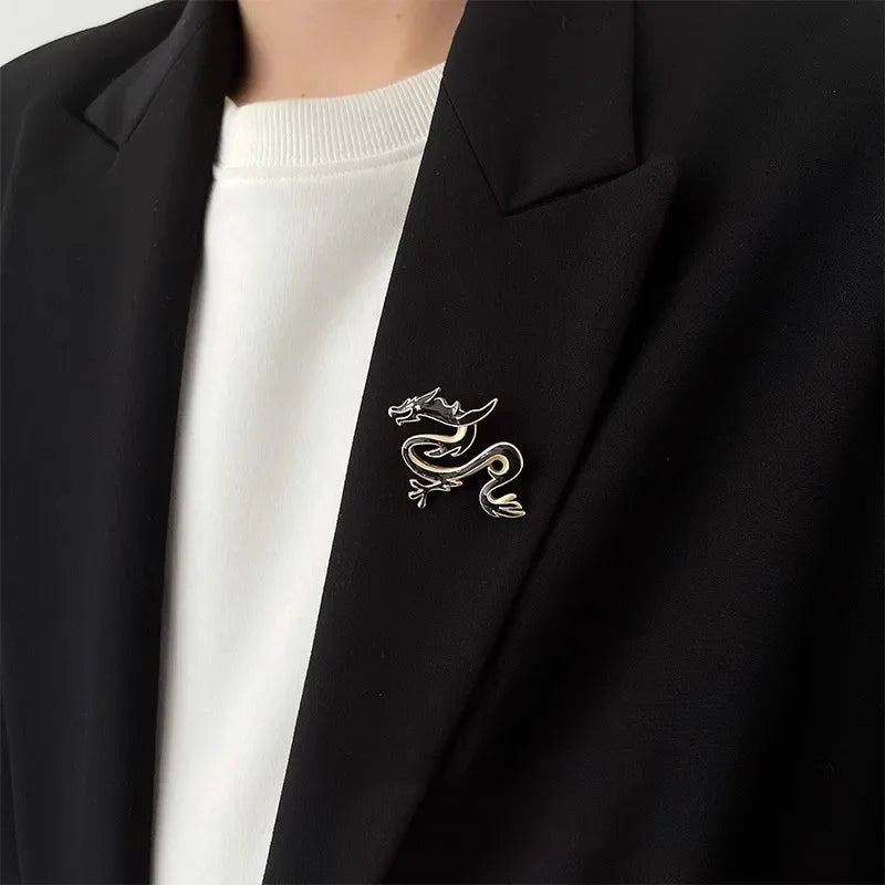 Flyshadow Vintage Chinese Dragon Shaped Totem Brooch New Personality Men's Zodiac Pin 2024 Zodiac Fashion Niche Suit Shirt Accessories