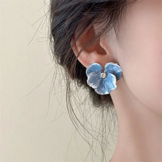 Flyshadow Metal Flowers Crystal Oil Dripping Earrings European American Style Personalized Fashion Stud Earrings Girls Travel Accessories
