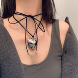 Flyshadow New Goth Black Velvet Big Heart Pendant Choker Necklace for Women Elegant Weave Knotted Bowknot Adjustable Chain Jewelry