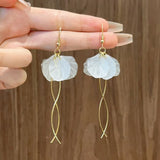 Flyshadow White Petal Tassel Dangle Earrings for Women Wedding Party Elegant Jewelry Vintage Golden Long Twist S Shape Metal Drop Earrings