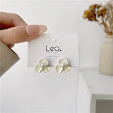 Flyshadow Fashion White Flower Stud Earrings for Women Cute Korean Imitation Pearl Elegant Petal Small Earrings Girls Gift Simple Jewelry