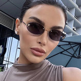 Flyshadow New Oval Metal Sunglasses Luxury Designer Gradient Ocean Pieces Sun Glasses Men Women Black Shades Gold Frame Black Glasses 2024