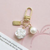 Flyshadow Fashion Vintage Pearl Keychains Elegant Roses Bow Keyring For Women Girls Handbag Headphone Case Key Holder Accessories Gift