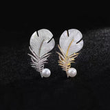 Flyshadow Women's Brooch Gold Diamond Shiny Feather Designer Fashion Y2k Imitation Pearl Luxury Gift Evening Brooch For Femme Jewelry 2024