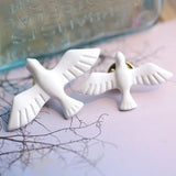 Flyshadow 2024 Newest Animal Brooch Acrylic Vintage White Peace Dove Birds Brooch Lot  Pins Jewelry Gifts Brooches for Women